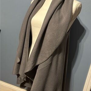 NWT Fadivo New York Gray Sleeveless Drape Vest Shawl